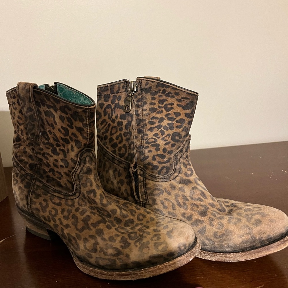 Ankle booties